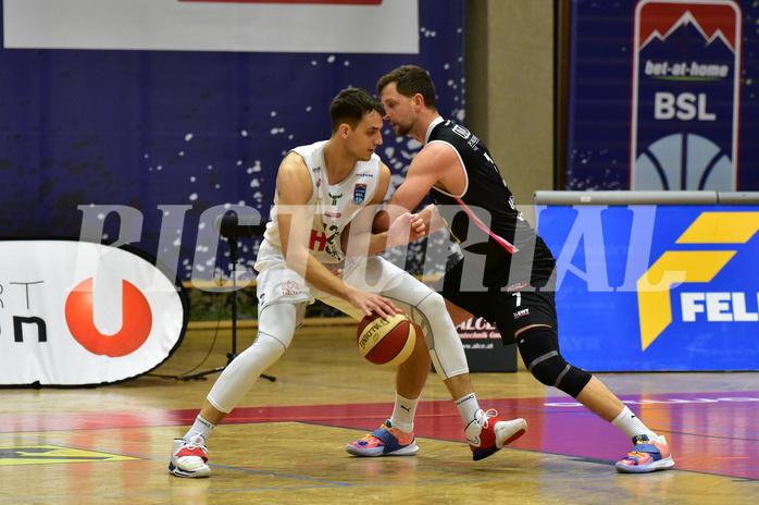 Basketball Superliga 2020/21, Grunddurchgang 11.Runde Flyers Wels vs. Kapfenberg Bulls, Nemanja Krstic (12), Davor Lamesic (7),

