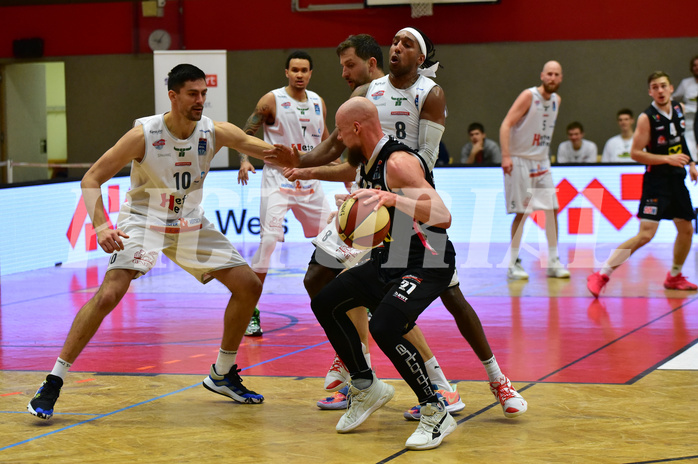 Basketball Superliga 2020/21, Grunddurchgang 11.Runde Flyers Wels vs. Kapfenberg Bulls, Dejan Cigoja (10), Eric McClellan (8), Christian Von Fintel (27),

