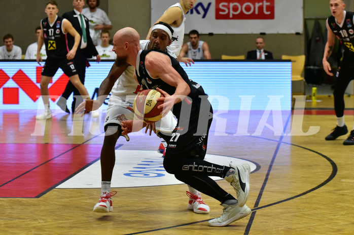 Basketball Superliga 2020/21, Grunddurchgang 11.Runde Flyers Wels vs. Kapfenberg Bulls, Eric McClellan (8), Christian Von Fintel (27),

