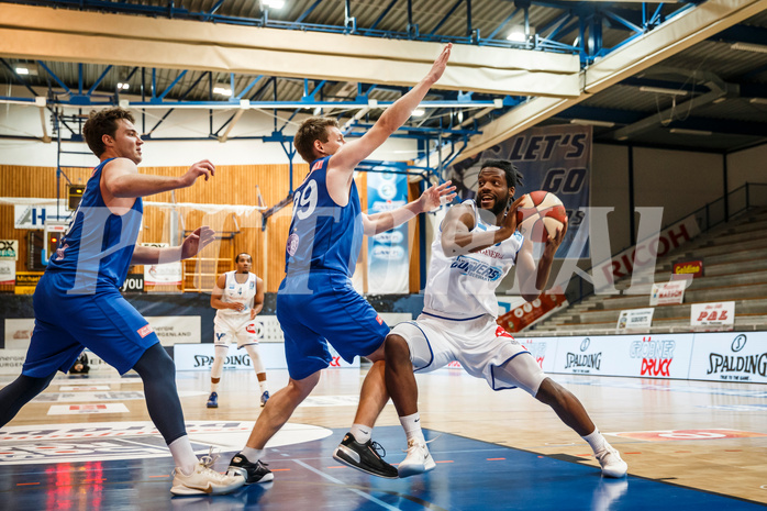 Basketball, bet-at-home Basketball Superliga 2020/21, Grunddurchgang, 11. Runde, Oberwart Gunners, Vienna D.C. Timberwolves, Quincy Diggs (13)