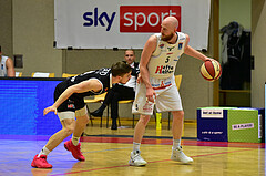 Basketball Superliga 2020/21, Grunddurchgang 11.Runde Flyers Wels vs. Kapfenberg Bulls, Jan Raszdevsek (4), Thomas Schreiner (5),

