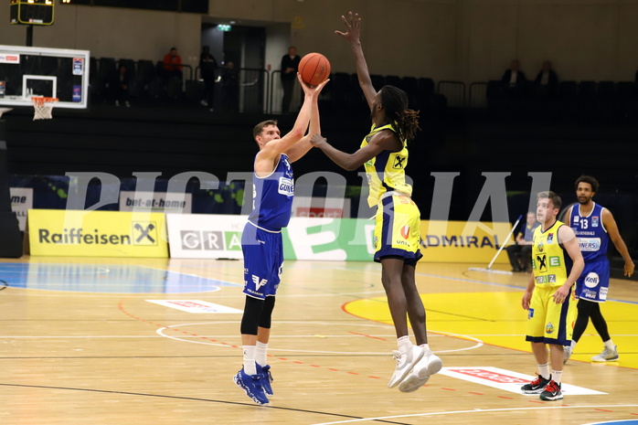 Basketball Superliga 2021/22, 3.Plazierungsrunde, UBSC Raiffeisen Graz vs. Unger Steel Gunners Oberwart 