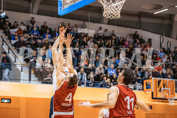 Basketball, Win2Day Superliga 2022/23, Grunddurchgang 15.Runde, Vienna Timberwolves, Arkadia Traiskirchen Lions, Chris Vogt (33), Ilja Gromovs (4)