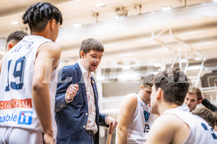 Basketball, Win2Day Superliga 2022/23, Grunddurchgang 15.Runde, Vienna Timberwolves, Arkadia Traiskirchen Lions, Hubert Schmidt (Head Coach)