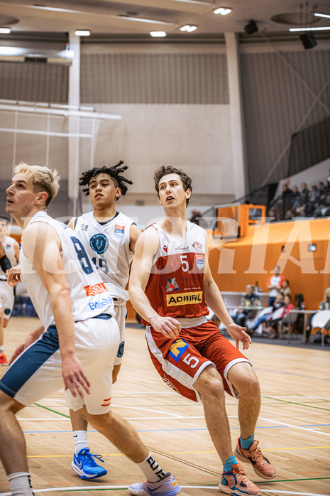 Basketball, Win2Day Superliga 2022/23, Grunddurchgang 15.Runde, Vienna Timberwolves, Arkadia Traiskirchen Lions, Dean-Leon Cantor (19), Hannes Joseph Kogelnik (5)
