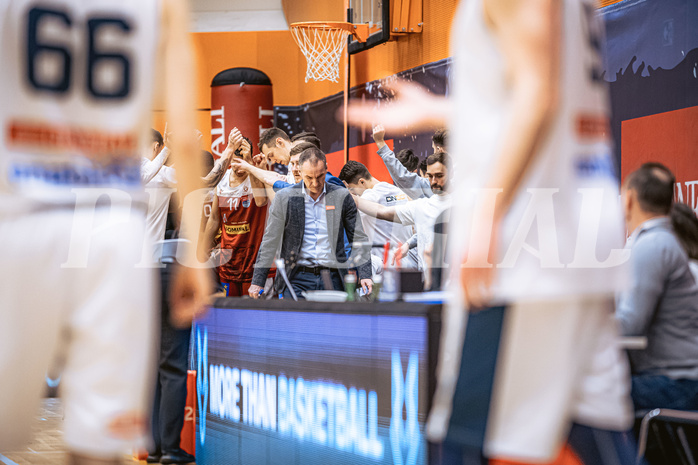 Basketball, Win2Day Superliga 2022/23, Grunddurchgang 15.Runde, Vienna Timberwolves, Arkadia Traiskirchen Lions, Radomir Mijanovic (Head Coach)
