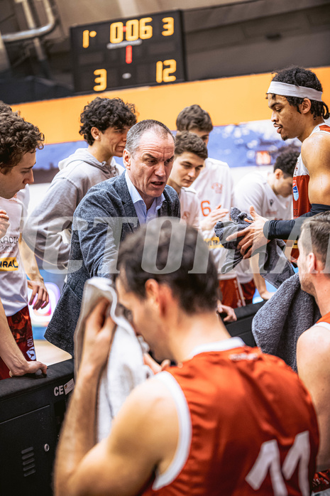 Basketball, Win2Day Superliga 2022/23, Grunddurchgang 15.Runde, Vienna Timberwolves, Arkadia Traiskirchen Lions, Radomir Mijanovic (Head Coach)