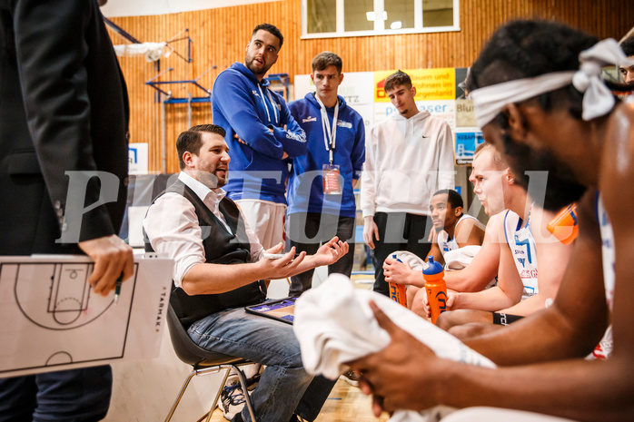 Basketball, bet-at-home Basketball Superliga 2020/21, Grunddurchgang, 14. Runde, Oberwart Gunners, Gmunden Swans, Horst Leitner (Coach)