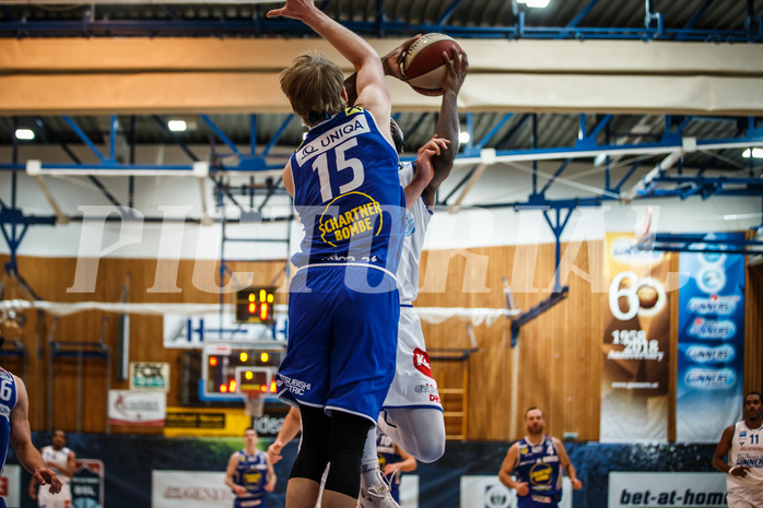 Basketball, bet-at-home Basketball Superliga 2020/21, Grunddurchgang 14. Runde, Oberwart Gunners, Gmunden Swans, Quincy Diggs (13); Daniel Dolenc (15)