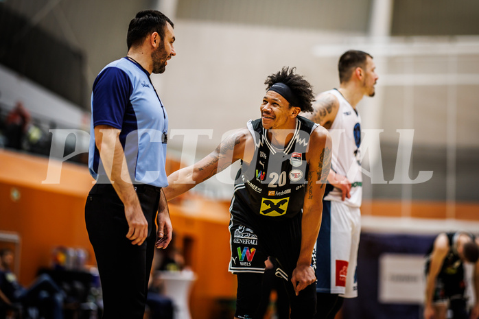 Basketball, Basketball Austria Cup 2023/24, Achtelfinale Spiel 2, Vienna Timberwolves, Flyers Wels, Schiedsrichter, Christopher Ferguson (20)