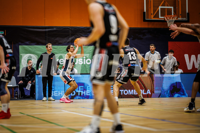 Basketball, Basketball Austria Cup 2023/24, Achtelfinale Spiel 2, Vienna Timberwolves, Flyers Wels, Armin Karian (0)