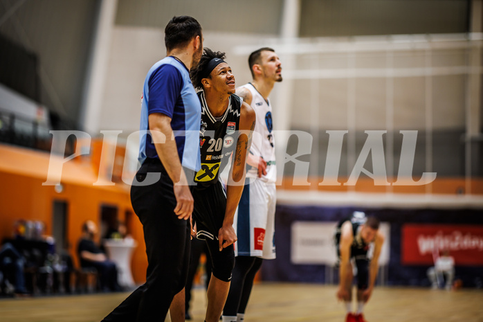 Basketball, Basketball Austria Cup 2023/24, Achtelfinale Spiel 2, Vienna Timberwolves, Flyers Wels, Schiedsrichter, Christopher Ferguson (20)