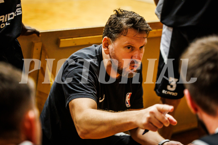 Basketball, Basketball Zweite Liga 2023/24, Grunddurchgang 6.Runde, Mattersburg Rocks, Raiders Innsbruck, Ahir Medinov (Head Coach)