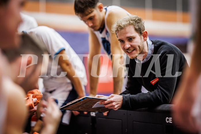 Basketball, Basketball Austria Cup 2023/24, Achtelfinale Spiel 2, Vienna Timberwolves, Flyers Wels, Justin Schlünken (Head Coach)