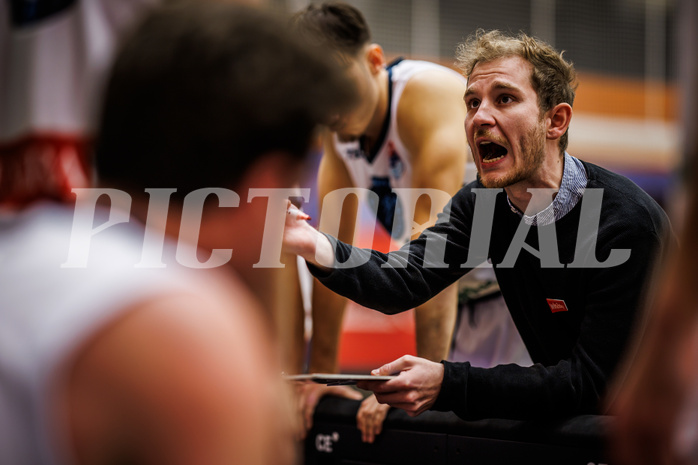 Basketball, Basketball Austria Cup 2023/24, Achtelfinale Spiel 2, Vienna Timberwolves, Flyers Wels, Justin Schlünken (Head Coach)