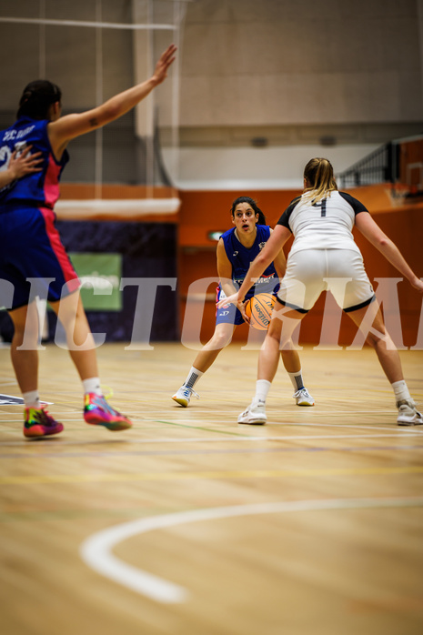Basketball, Win2Day Basketball Damen Superliga 2023/24, Grunddurchgang 3.Runde, Basket Flames, UBSC Graz, Simona Kuzma (4)