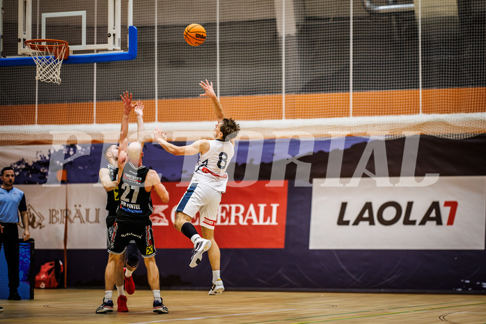 Basketball, Basketball Austria Cup 2023/24, Achtelfinale Spiel 2, Vienna Timberwolves, Flyers Wels, Christian Von Fintel (27), Elias Wlasak (8)