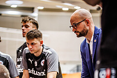 Basketball, Basketball Austria Cup 2023/24, Achtelfinale Spiel 2, Vienna Timberwolves, Flyers Wels, Sebastian Waser (Head Coach)