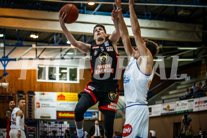 Basketball, bet-at-home Basketball Superliga 2021/22, Grunddurchgang Runde 4, Oberwart Gunners, BC GGMT Vienna, Bogic Vujosevic (5)