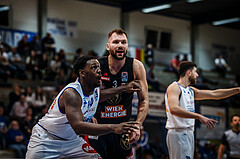 Basketball, bet-at-home Basketball Superliga 2021/22, Grunddurchgang Runde 4, Oberwart Gunners, BC GGMT Vienna, Emondre Rickman (14)