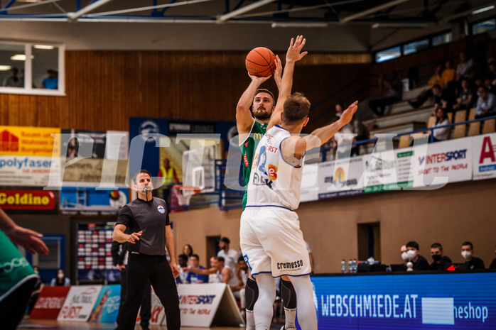 Basketball, bet-at-home Basketball Superliga 2021/22, Playoffs, Viertelfinale Spiel 1, Oberwart Gunners, Kapfenberg Bulls, Milos Grubor (9)