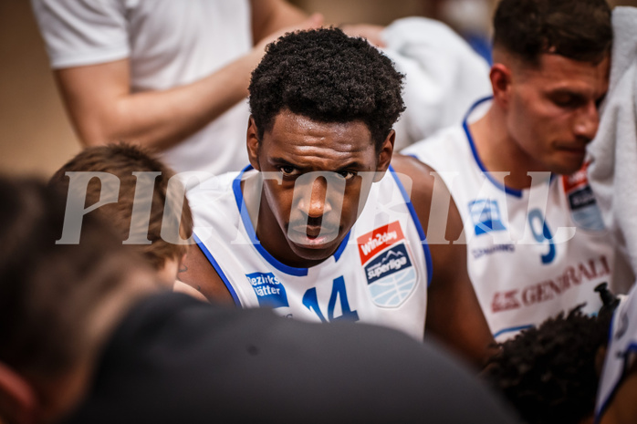 Basketball, bet-at-home Basketball Superliga 2021/22, Playoffs, Viertelfinale Spiel 1, Oberwart Gunners, Kapfenberg Bulls, Emondre Rickman (14)