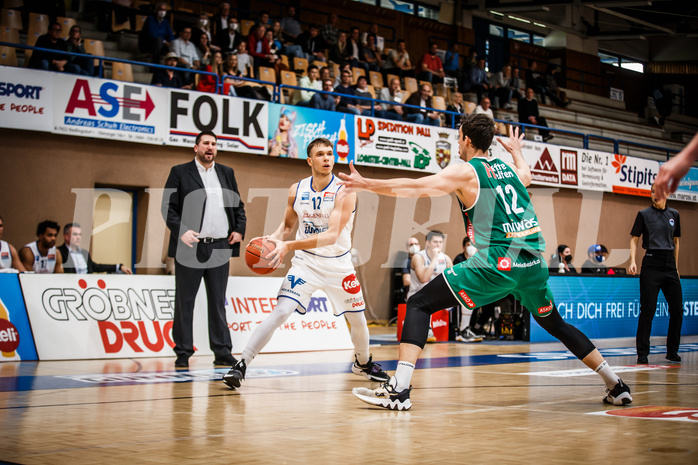 Basketball, bet-at-home Basketball Superliga 2021/22, Playoffs, Viertelfinale Spiel 1, Oberwart Gunners, Kapfenberg Bulls, Jonathan Knessl (12)