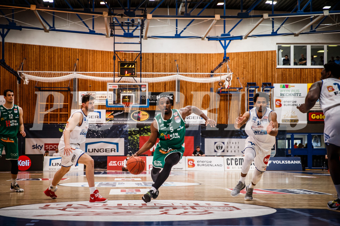 Basketball, bet-at-home Basketball Superliga 2021/22, Playoffs, Viertelfinale Spiel 1, Oberwart Gunners, Kapfenberg Bulls, Joshua Scott (5)