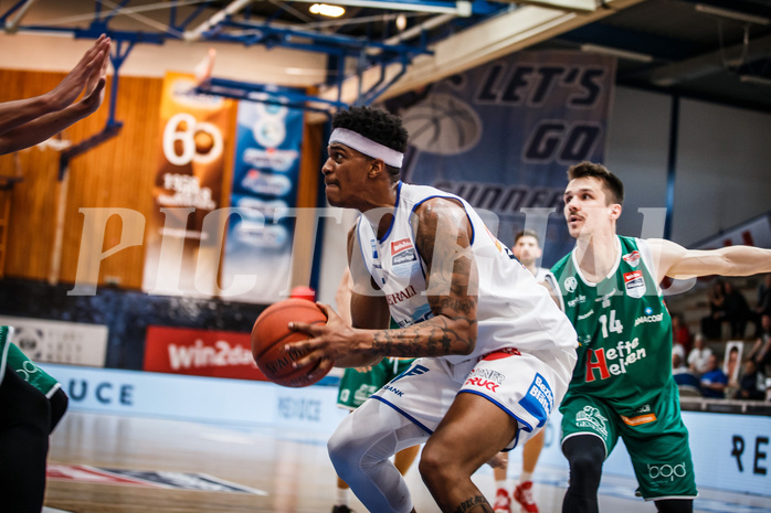 Basketball, bet-at-home Basketball Superliga 2021/22, Playoffs, Viertelfinale Spiel 1, Oberwart Gunners, Kapfenberg Bulls, Rob Howard (5)