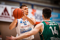 Basketball, bet-at-home Basketball Superliga 2021/22, Playoffs, Viertelfinale Spiel 1, Oberwart Gunners, Kapfenberg Bulls, Jonathan Knessl (12)