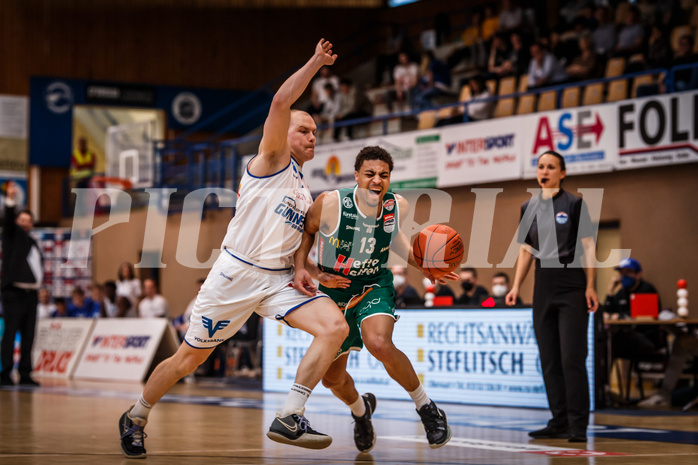 Basketball, bet-at-home Basketball Superliga 2021/22, Playoffs, Viertelfinale Spiel 1, Oberwart Gunners, Kapfenberg Bulls, Derryck Thornton (13)