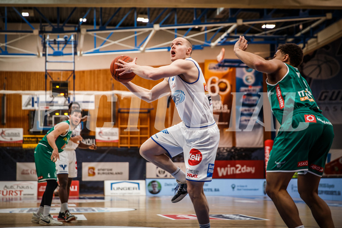 Basketball, bet-at-home Basketball Superliga 2021/22, Playoffs, Viertelfinale Spiel 1, Oberwart Gunners, Kapfenberg Bulls, Sebastian Käferle (7)