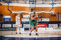 Basketball, bet-at-home Basketball Superliga 2021/22, Playoffs, Viertelfinale Spiel 1, Oberwart Gunners, Kapfenberg Bulls, Derryck Thornton (13)