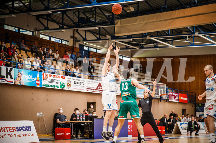 Basketball, bet-at-home Basketball Superliga 2021/22, Playoffs, Viertelfinale Spiel 1, Oberwart Gunners, Kapfenberg Bulls, Sebastian Käferle (7)