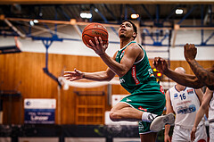 Basketball, bet-at-home Basketball Superliga 2021/22, Playoffs, Viertelfinale Spiel 1, Oberwart Gunners, Kapfenberg Bulls, Derryck Thornton (13)
