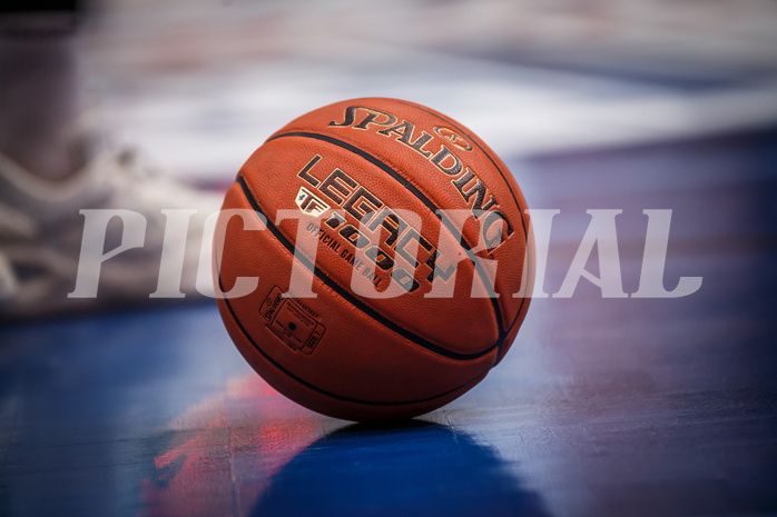 Basketball, bet-at-home Basketball Superliga 2021/22, Playoffs, Viertelfinale Spiel 1, Oberwart Gunners, Kapfenberg Bulls, #featured Spielball