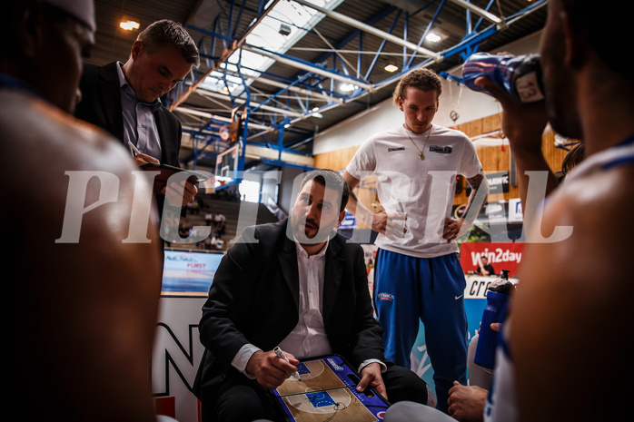 Basketball, bet-at-home Basketball Superliga 2021/22, Playoffs, Viertelfinale Spiel 1, Oberwart Gunners, Kapfenberg Bulls, Horst Leitner (Coach)