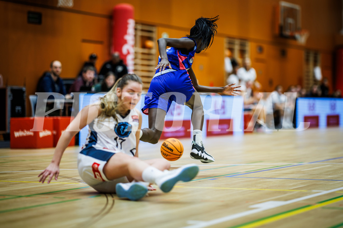 Basketball, Win2Day Basketball Damen Superliga 2023/24, Grunddurchgang 4.Runde, Vienna Timberwolves, UBSC-DBBC Graz, Antonia Dumancic (17), Dierry Sow (6)