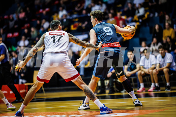Basketball, Win2Day Superliga 2023/24, Grunddurchgang 8.Runde, BC Vienna, Vienna Timberwolves, Ivan Siriscevic (17), Philipp D'Angelo (9)