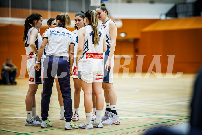 Basketball, Win2Day Basketball Damen Superliga 2023/24, Grunddurchgang 4.Runde, Vienna Timberwolves, UBSC-DBBC Graz, Beata Renertova (Head Coach)