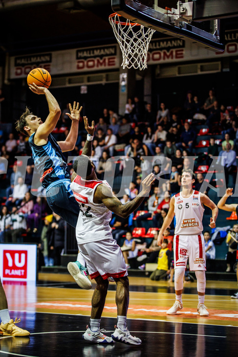 Basketball, Win2Day Superliga 2023/24, Grunddurchgang 8.Runde, BC Vienna, Vienna Timberwolves, Ivor Kuresevic (44)
