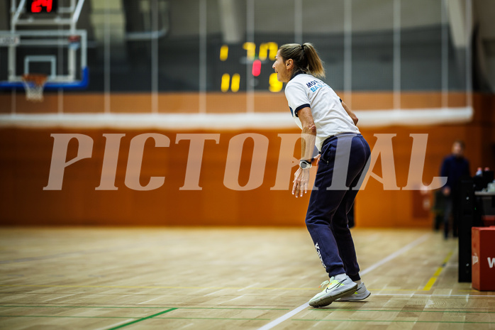 Basketball, Win2Day Basketball Damen Superliga 2023/24, Grunddurchgang 4.Runde, Vienna Timberwolves, UBSC-DBBC Graz, Beata Renertova (Head Coach)