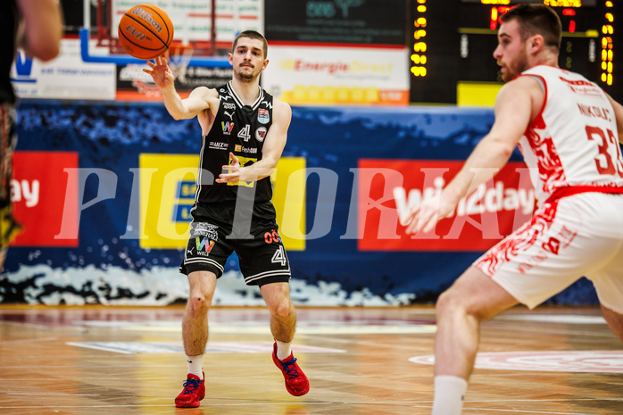 Basketball, win2day Basketball Superliga 2024/25, 8. Platzierungsrunde, Traiskirchen Lions, Flyers Wels, Gavrilo Tepic (4)