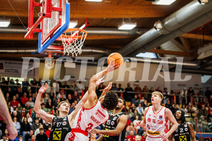 Basketball, win2day Basketball Superliga 2024/25, 8. Platzierungsrunde, Traiskirchen Lions, Flyers Wels, Obinna Anthony Ndukwe (2)