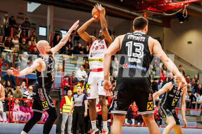 Basketball, win2day Basketball Superliga 2024/25, 8. Platzierungsrunde, Traiskirchen Lions, Flyers Wels, Nelson Haskin (21)