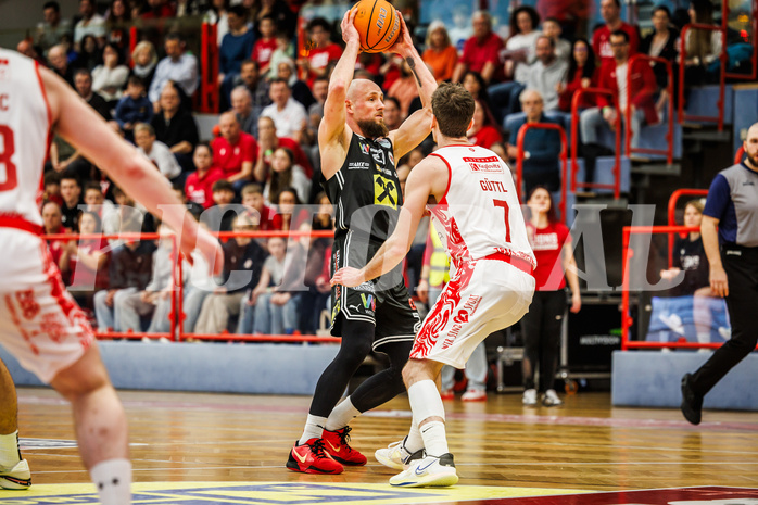 Basketball, win2day Basketball Superliga 2024/25, 8. Platzierungsrunde, Traiskirchen Lions, Flyers Wels, Christian Von Fintel (27)