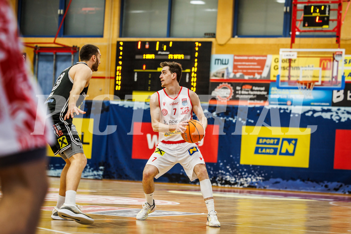 Basketball, win2day Basketball Superliga 2024/25, 8. Platzierungsrunde, Traiskirchen Lions, Flyers Wels, Benedikt Güttl (7)