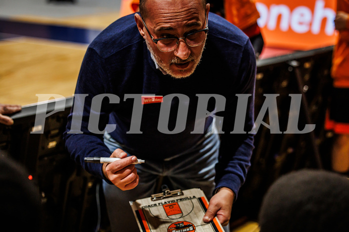 Basketball, win2day Basketball Superliga 2023/224, Grunddurchgang Runde 11, BBC Nord Dragonz, Fürstenfeld Panthers, Flavio Priulla (Head Coach)