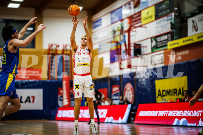 Basketball, Win2Day Superliga 2024/25, Grunddurchgang 4.Runde, Traiskirchen Lions, St. Pölten, Ryan Moffat (4)