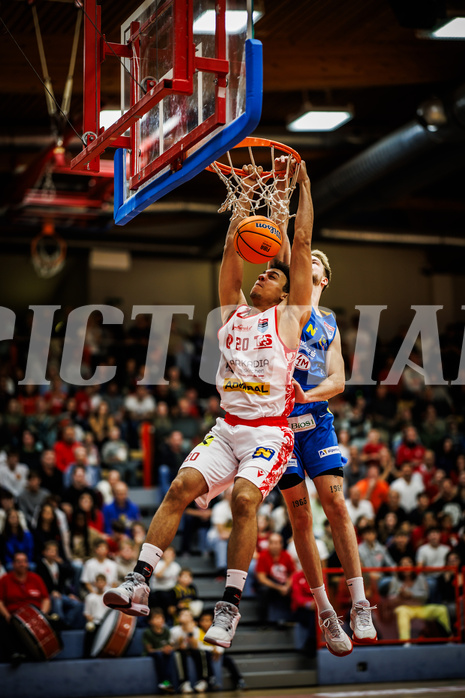 Basketball, Win2Day Superliga 2024/25, Grunddurchgang 4.Runde, Traiskirchen Lions, St. Pölten, Noah Oguamalam (20)